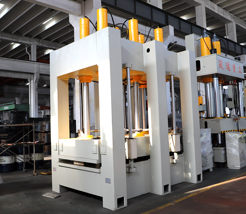 建築(zhù)隔溫新(xīn)型材料(liao)成型機(ji)