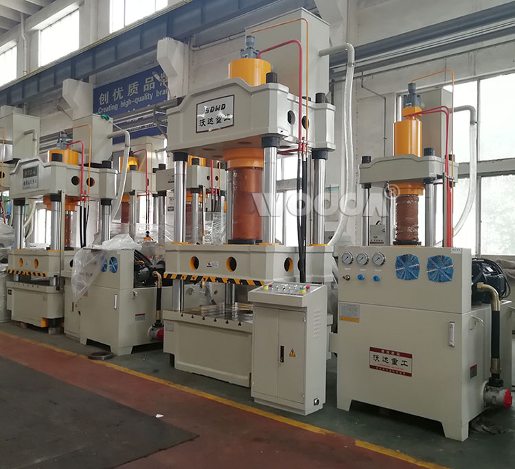 三梁(liang)四柱液(yè)壓機