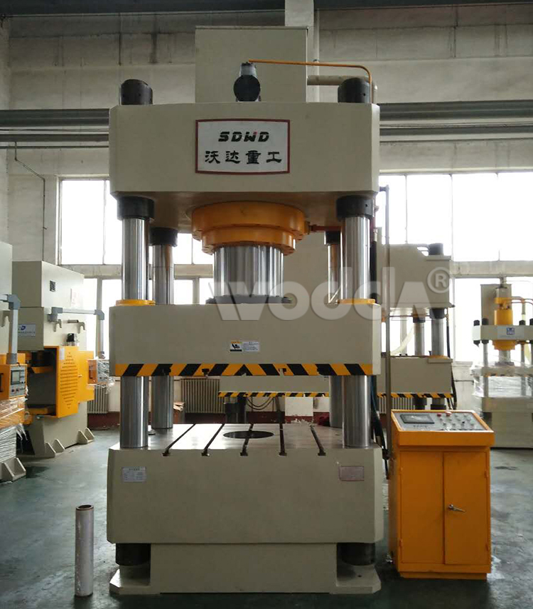 500噸四柱液(ye)壓機