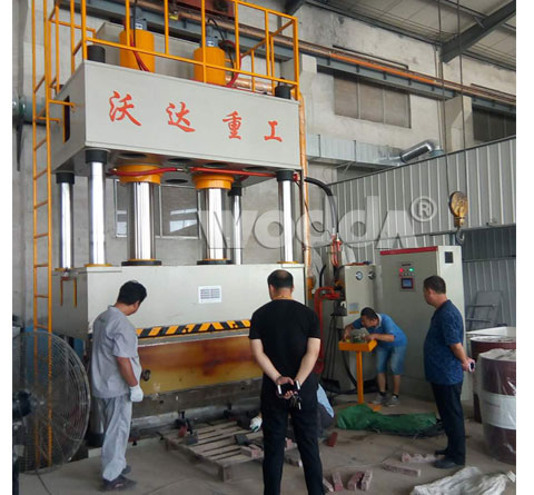 1200噸化(hua)糞池液壓機(ji)