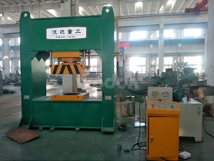 框架式(shi)龍門液壓機