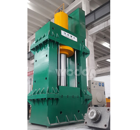 630噸龍門液(ye)壓機