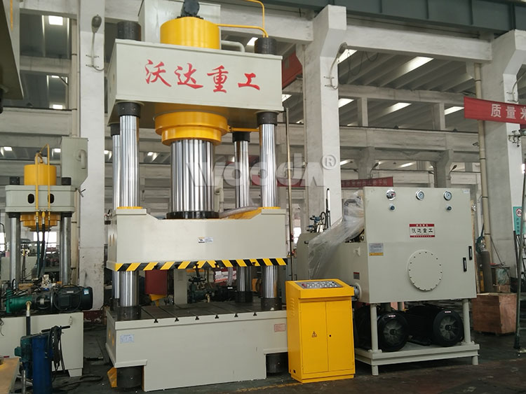 800T四(si)柱液壓機(ji)