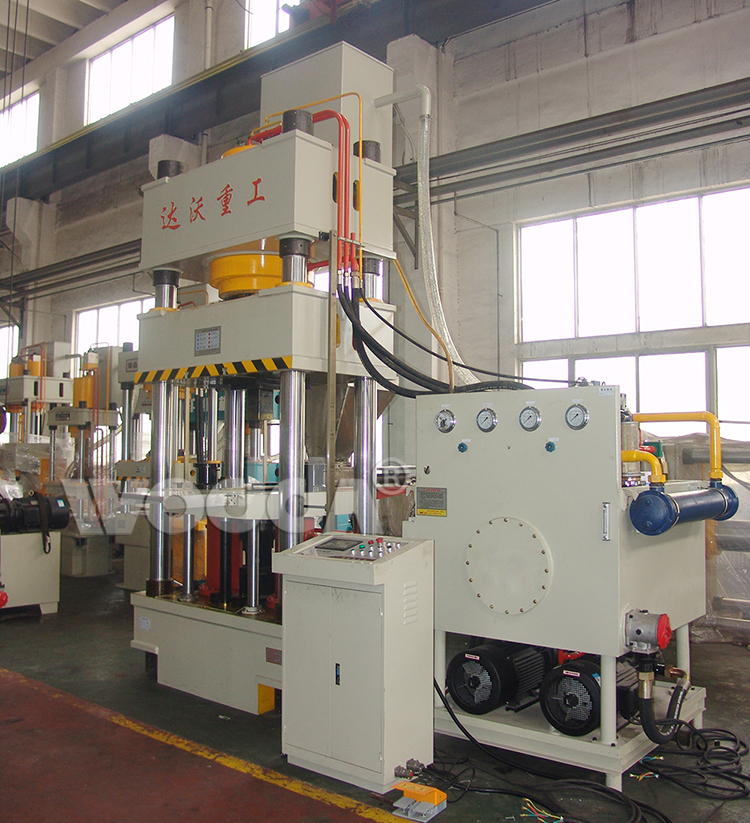 四(si)梁四柱(zhu)液壓機(jī)