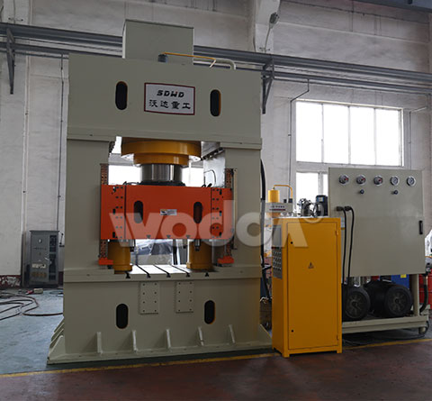 龍門(mén)框架導軌(gui)式液壓機(jī)