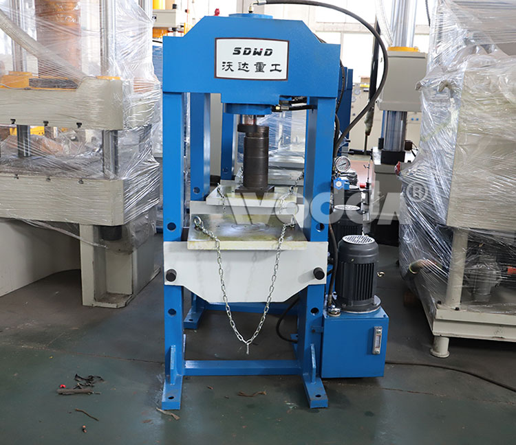 150t龍門式液壓(ya)機