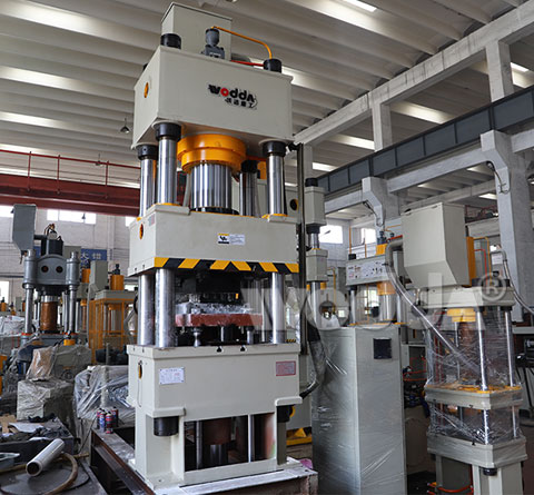 四梁四柱液(ye)壓機