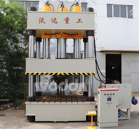 1800T三梁四柱(zhu)液壓機