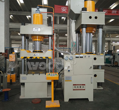 160噸(dun)三梁四柱液(ye)壓機