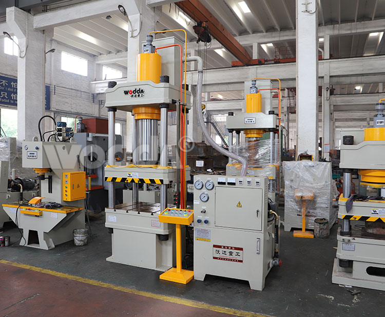 四(sì)柱三梁液(yè)壓機參數(shù)