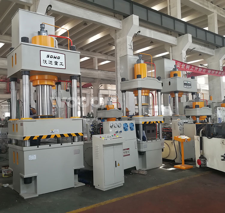 315噸四(sì)柱液壓機