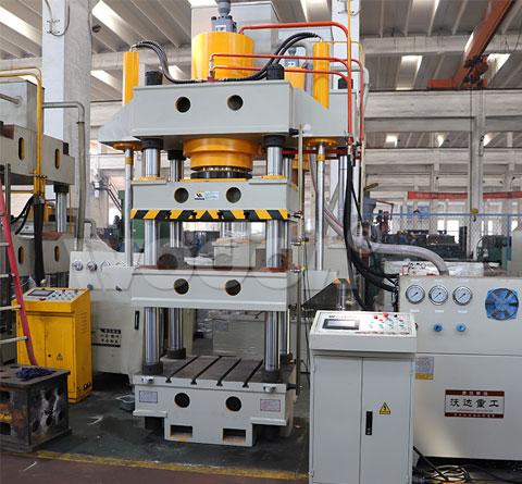 500噸四(sì)梁四柱(zhu)液壓機(jī)