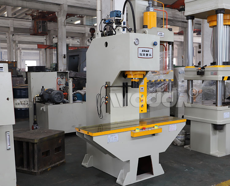 單(dān)柱液壓機