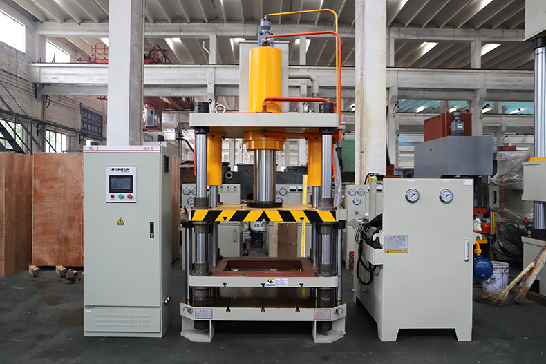 電磁(ci)爐隔熱圈液(ye)壓機