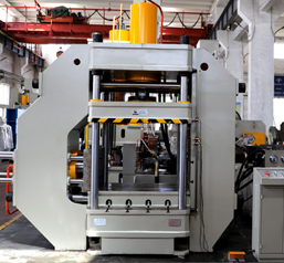 高鐵配(pei)件成型液壓(ya)機