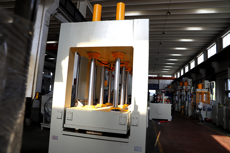 建築隔(gé)溫新型材料成型(xing)機