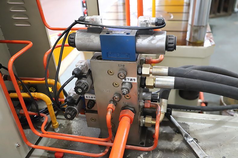 密(mì)胺餐具熱壓成(cheng)型液壓機油泵(beng)