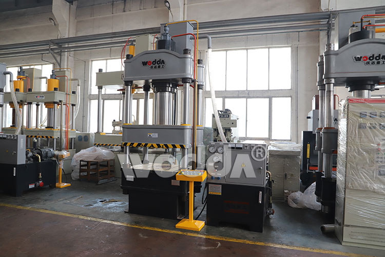 200T三梁四柱(zhù)液壓機