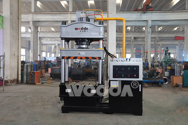 200噸(dun)四柱液壓機