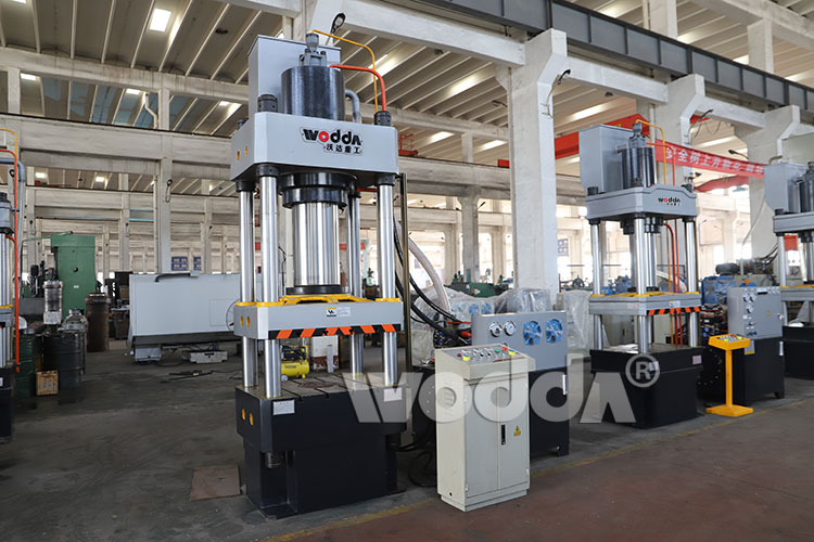 315噸三梁四(si)柱液壓機 315噸三梁四柱液(ye)壓機