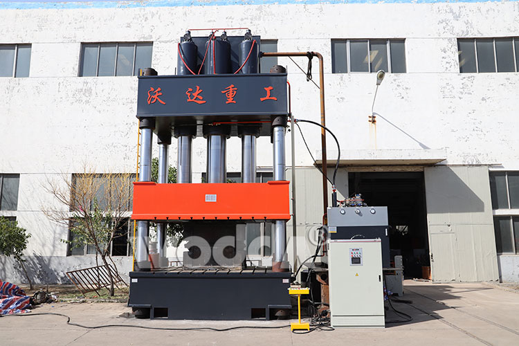 1800T三梁四柱液壓機(ji)