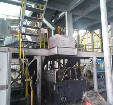 坩埚(guo)成型生産線(xiàn)3