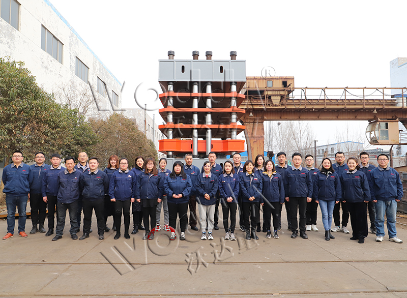 大型(xing)橡膠密封圈熱壓(yā)成型液壓機