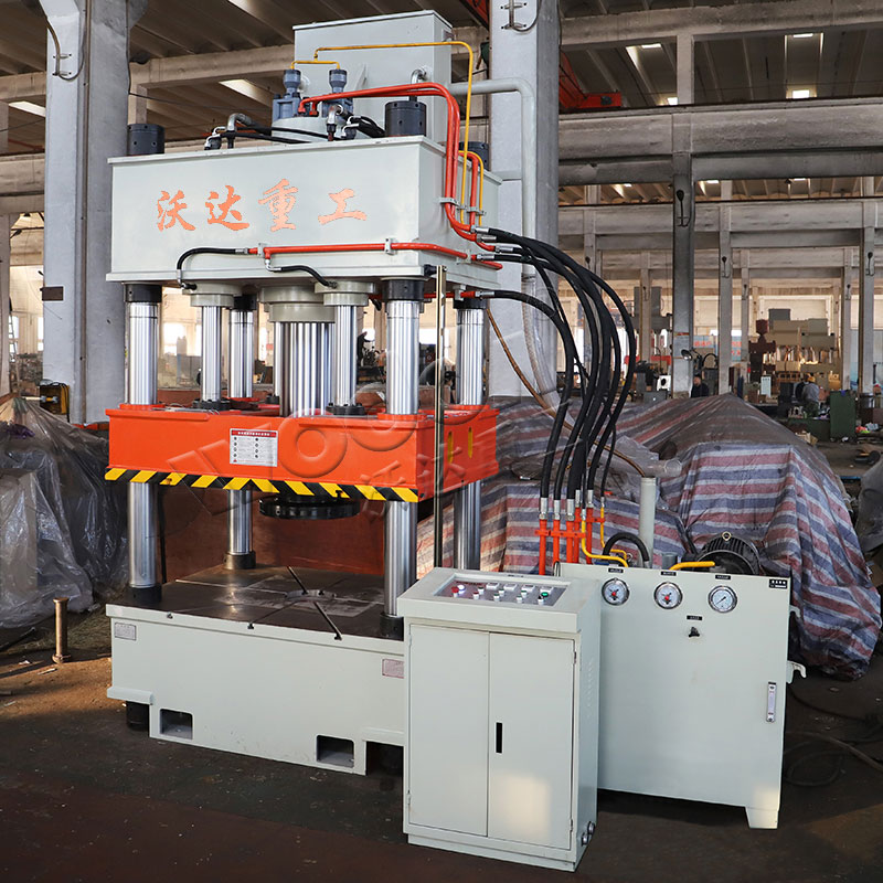 封(fēng)頭拉伸成型液(ye)壓機 封頭拉伸(shēn)成型液壓機