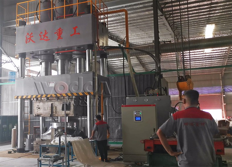 玻璃(li)鋼風機成型(xing)液壓機 玻璃(lí)鋼風機成型(xíng)液壓機