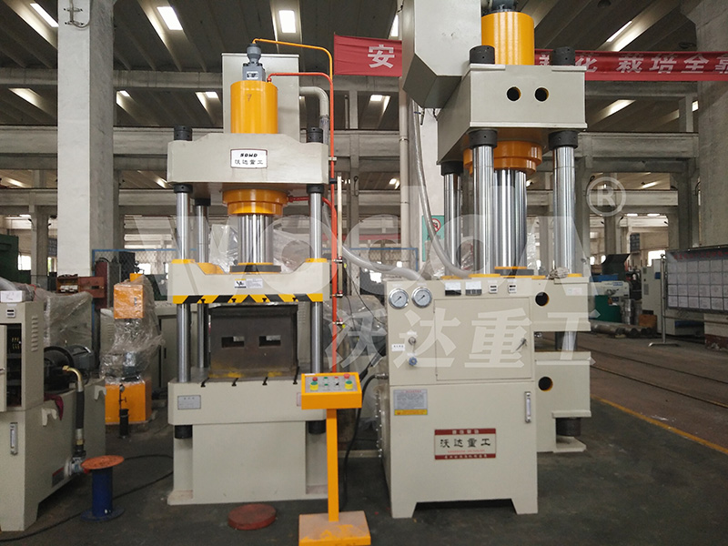 四柱液壓(yā)機