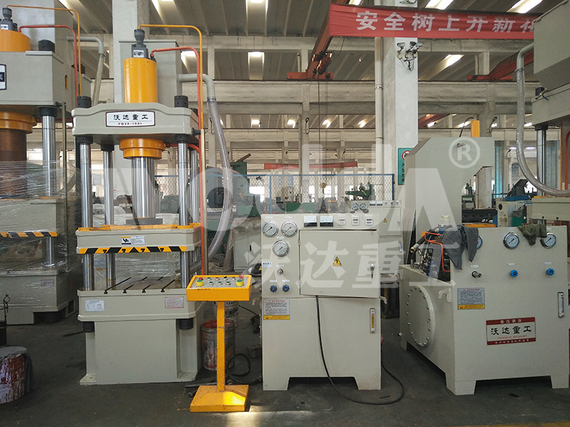 四柱(zhù)液壓機(jī) 四柱液(ye)壓機