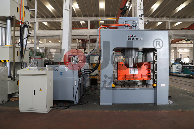 315噸框架液壓機(ji)