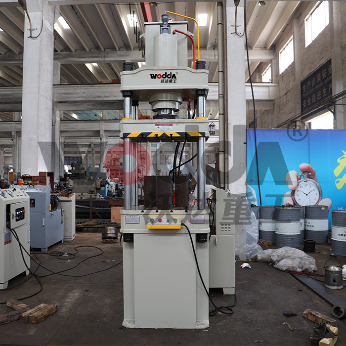 拉伸(shēn)液壓機 拉(lā)伸液壓機(ji)