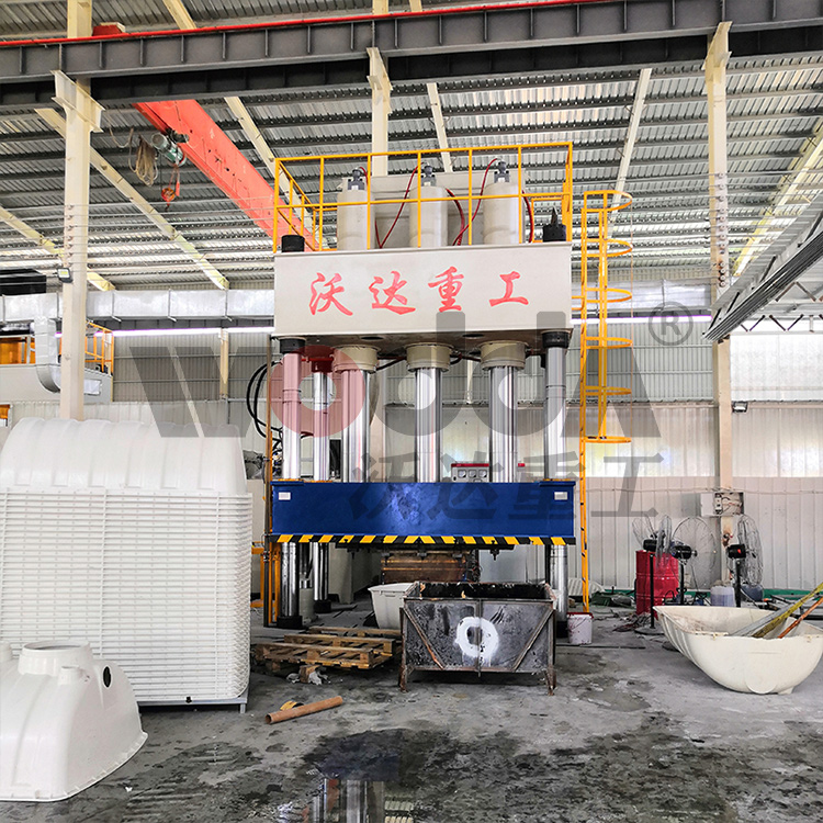 玻(bo)璃鋼淨水槽成(chéng)型液壓機 玻璃(li)鋼淨水槽成型(xíng)液壓機