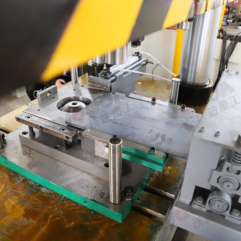 錨杆托盤(pan)液壓機 錨杆(gǎn)托盤液壓機(ji)