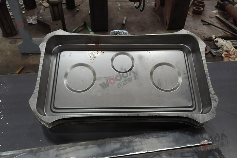 不鏽鋼托(tuo)盤拉伸液(ye)壓機 不鏽(xiu)鋼托盤拉(la)伸液壓機(ji)