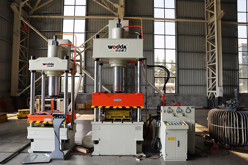 200噸(dun)不鏽鋼蓋成型液(ye)壓機 200噸不鏽鋼蓋(gài)成型液壓機