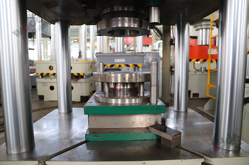 拉伸液壓機模(mó)具 拉伸液壓機模(mó)具