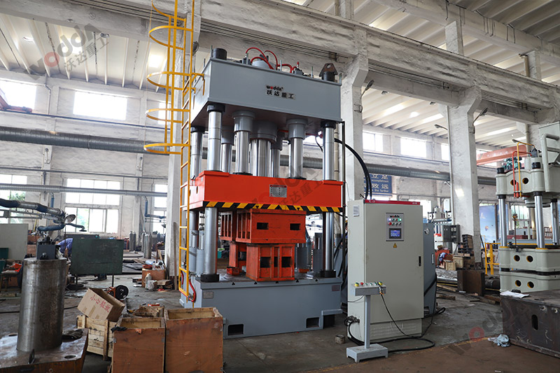 快速封頭(tóu)液壓機_1000噸封(fēng)頭拉伸機 快(kuai)速封頭液壓(ya)機_1000噸封頭拉(lā)伸機