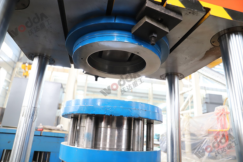 100T四柱拉伸(shēn)液壓機 100T四柱拉伸(shēn)液壓機