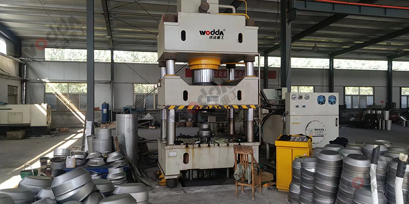 不鏽鋼(gāng)封頭拉伸液(yè)壓機 不鏽鋼(gang)封頭拉伸液(yè)壓機