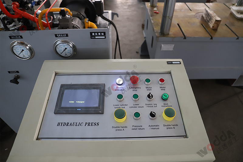 250噸(dūn)拉伸機控制(zhì)台 250噸拉伸機(jī)控制台