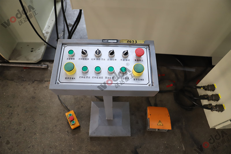 500噸(dūn)拉伸液壓機操(cao)控按鈕 500噸拉伸(shēn)液壓機操控按(an)鈕