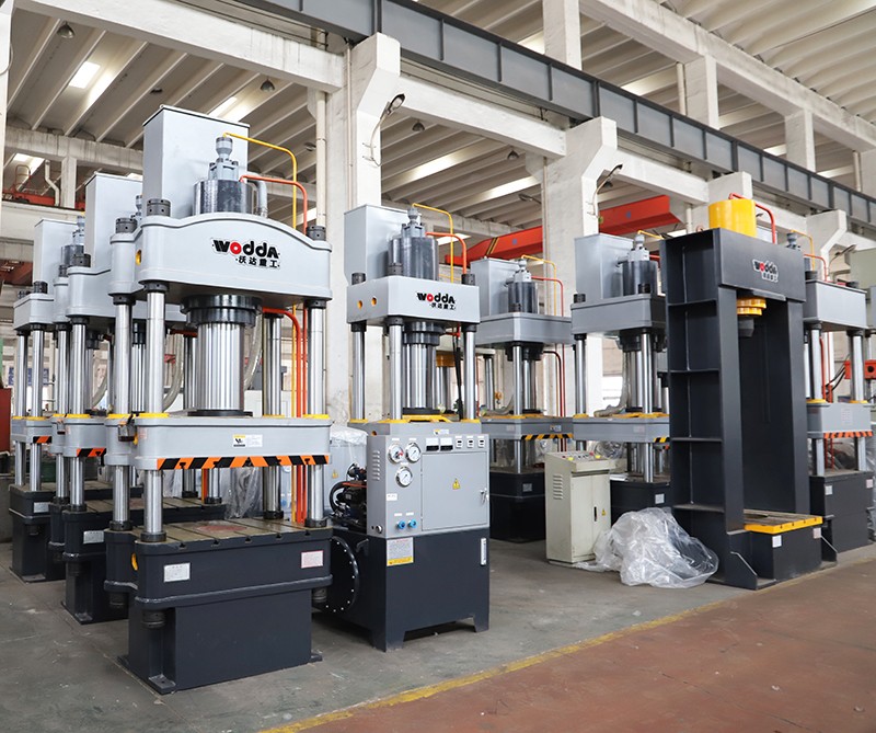 200噸汽(qi)車配件拉伸(shēn)液壓機 200噸汽(qi)車配件拉伸(shen)液壓機