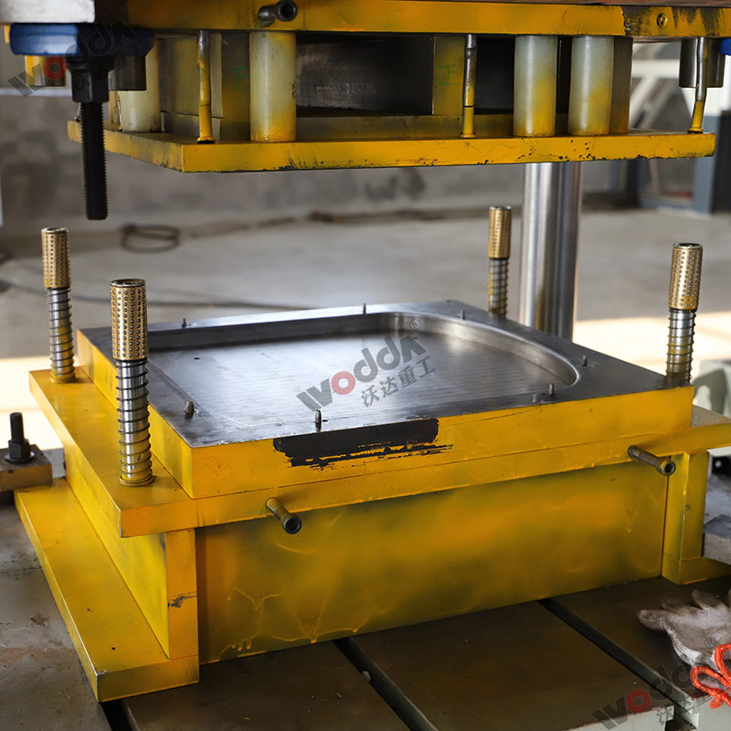 不鏽(xiu)鋼闆材拉(la)伸機模具(ju)