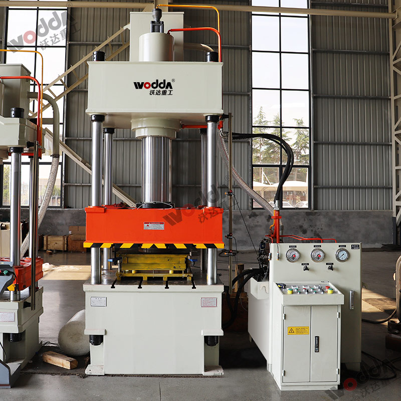 不鏽鋼闆(pan)材拉伸機(jī)