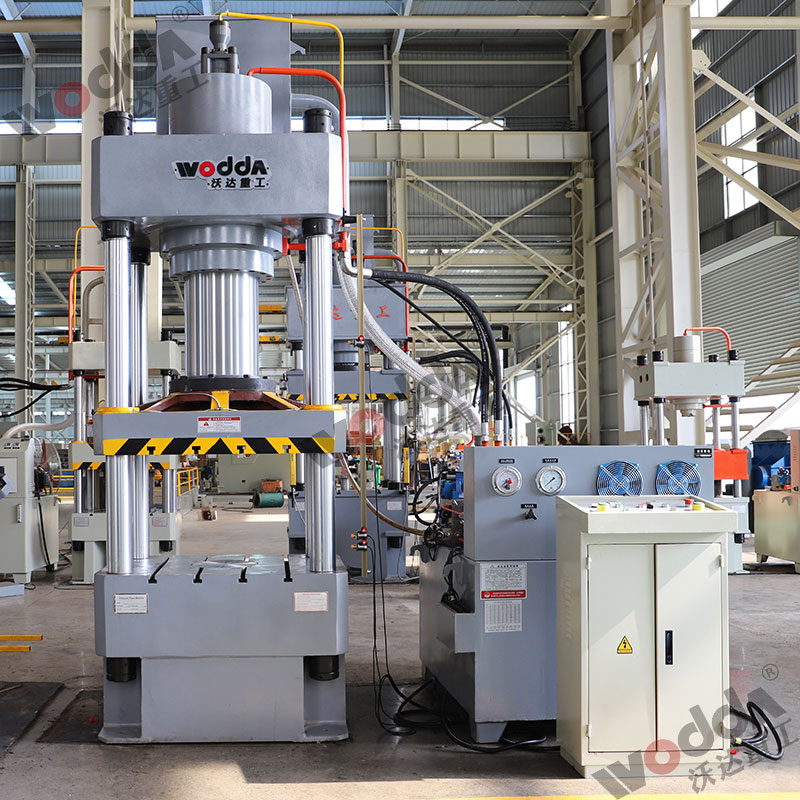 315噸拉伸液壓(yā)機(帶下頂缸(gang)) 315噸拉伸液壓(yā)機(帶下頂缸(gāng))