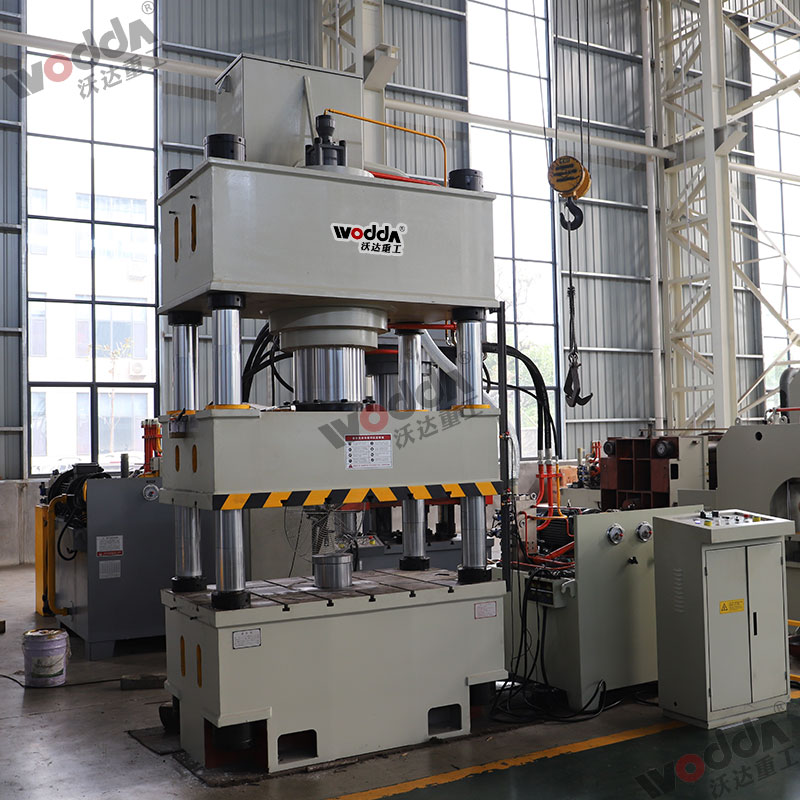 400噸不(bú)鏽鋼水箱闆(pan)拉伸液壓機(jī) 400噸不鏽鋼水(shui)箱闆拉伸液(yè)壓機