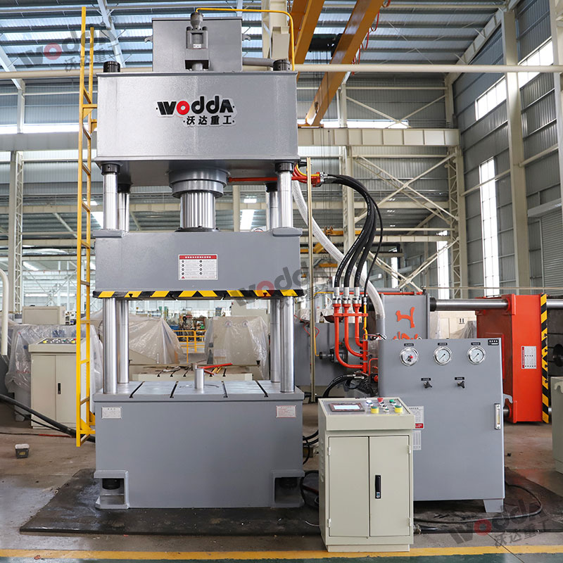 200噸四柱液(ye)壓機 200噸四柱液(yè)壓機