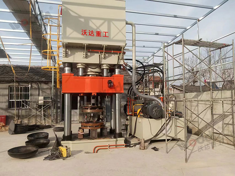 800噸(dun)封頭液壓(yā)機